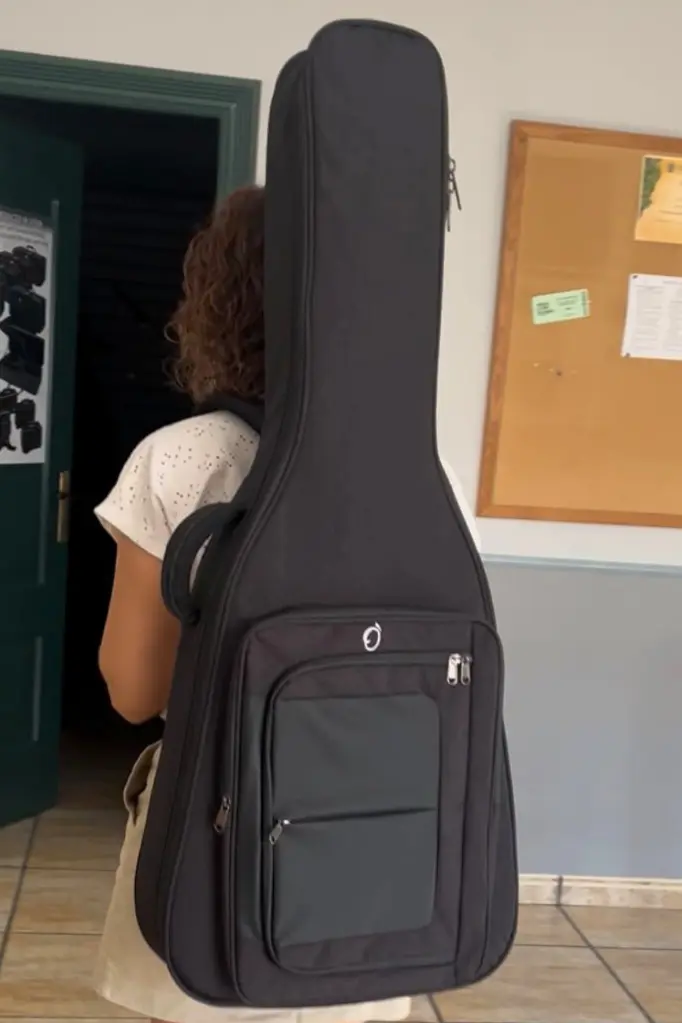 Funda guitarra 45.webp