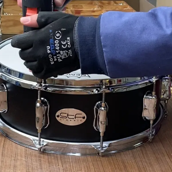 Montaje Parche Remo 18-22"